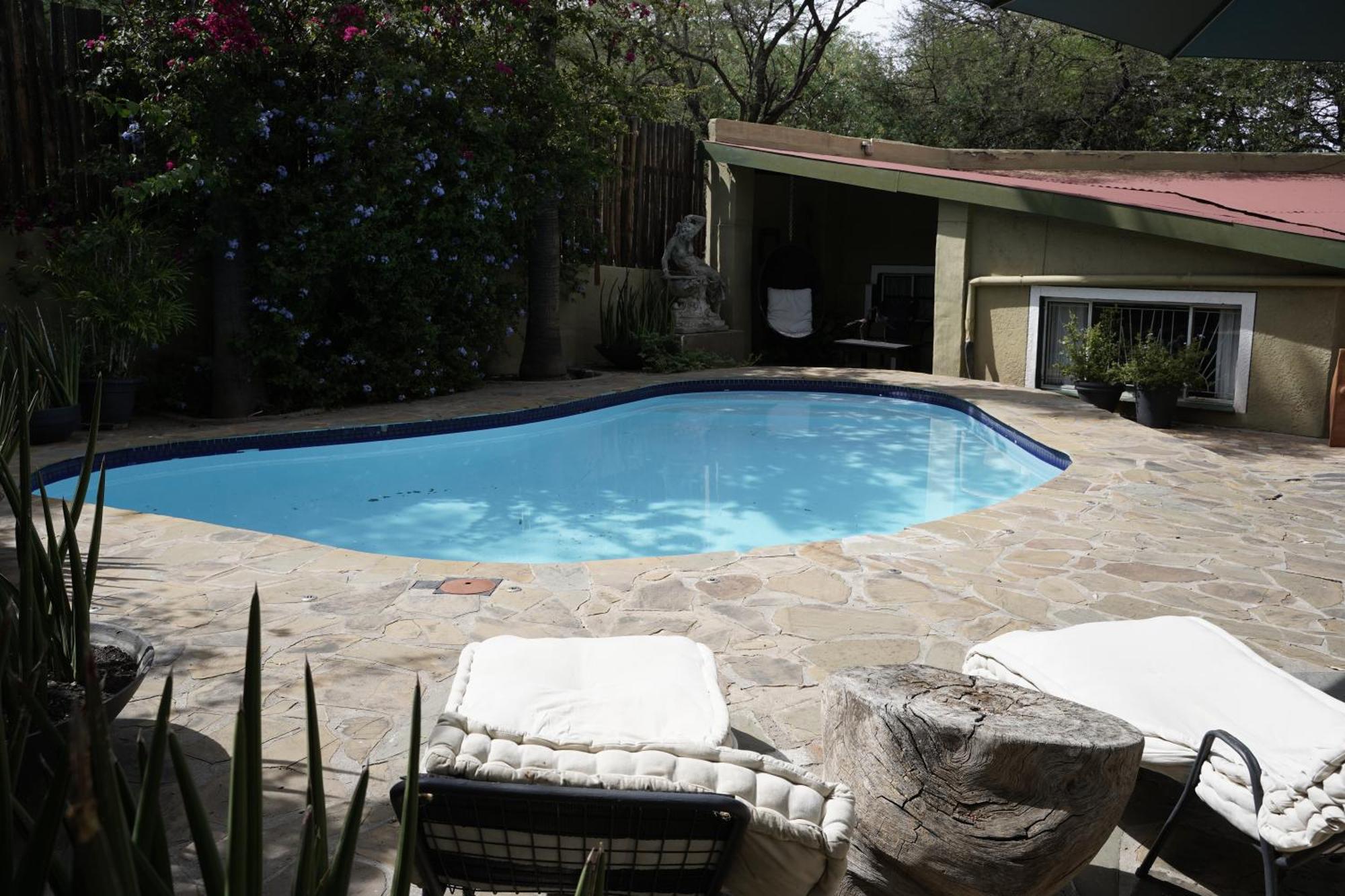 Alluring Self Catering 2 Bedroom Villa At Bokmakierie Villas Windhoek Exterior photo